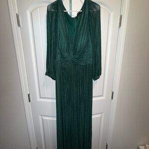 Elegant Green Evening Gown